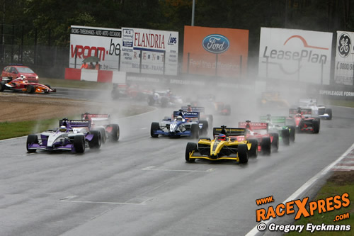 Liverpool beste op nat Zolder, Meijer knap derde, crash Doornbos